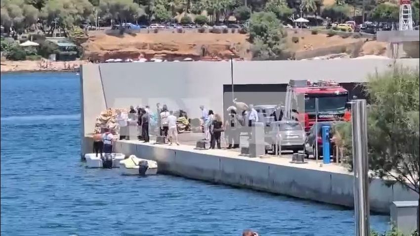 Τι-μπορεί-να-έφταιξε-και-έπεσε-το-ελικόπτερο-στη-Μαρίνα-Βουλιαγμένης;-–-Ήταν-το-ατύχημα-τυχαίο;-–-Ποιοι-επέβαιναν;