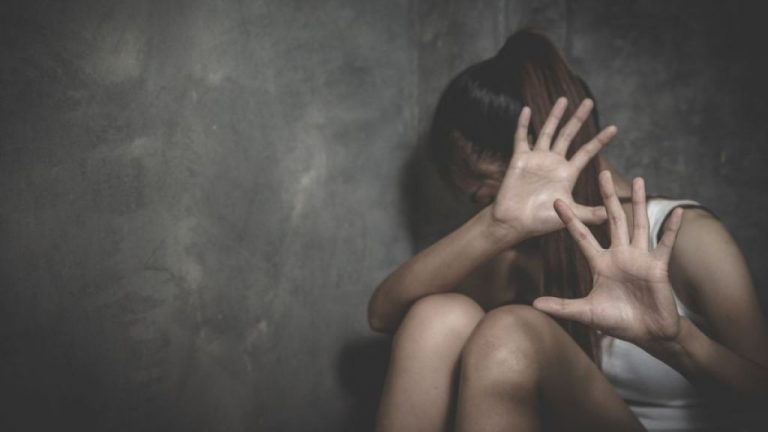 Κερατσίνι:-Σοκάρουν-όσα-περιγράει-η-14χρονη-πέρασε-τα-πάνδεινα-στο-σπίτι-της-φρίκης-–-«Τι-να-σου-πω-μαμά,-ότι-με-β@@@@;»