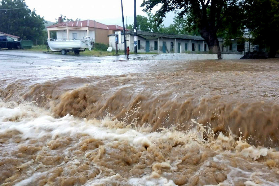 Καιρός:-«Κόκκινη»-προειδοποίηση-για-πλημμυρικά-επεισόδια-–-Έρχονται-έντονες-καταιγίδες-–-Ποιες-περιοχές-θα…