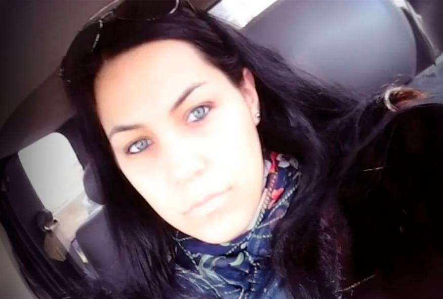 Παγκόσμιο σοκ! Φρίκη με Ελληνίδα στο Τορόντο! Έβαλε ένα τραγούδι, πλησίασε τα δύο μικρά παιδιά της και… Παγκόσμιο-σοκ!-Φρίκη-με-Ελληνίδα-στο-Τορόντο!-Έβαλε-ένα-τραγούδι,-πλησίασε-τα-δύο-μικρά-παιδιά-της-και…