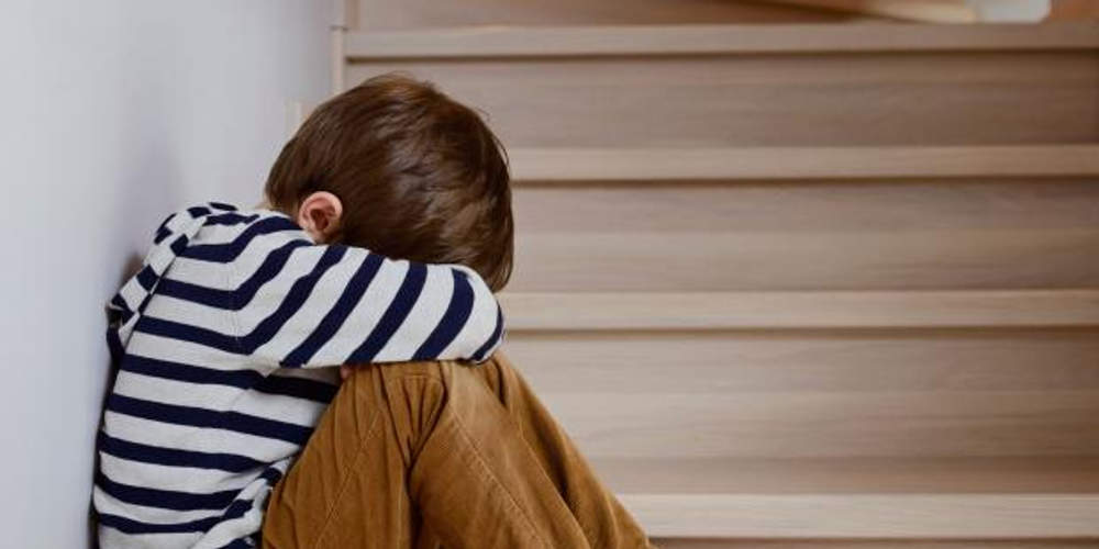 Θεσσαλονίκη: Φρίκη και ανατριχίλα με όσα του έκανε! 55χρονη έπαιρνε τον γιο της οικιακής βοηθού της και… Θεσσαλονίκη:-Φρίκη-και-ανατριχίλα-με-όσα-του-έκανε!-55χρονη-έπαιρνε-τον-γιο-της-οικιακής-βοηθού-της-και…