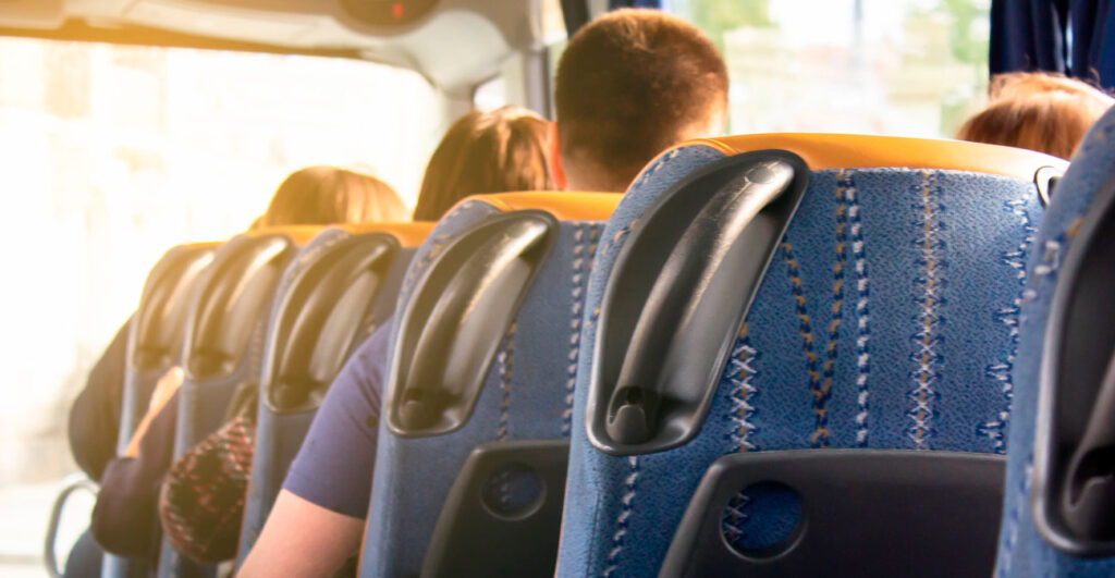 11-τραυματίες,-ένας-σε-σοβαρή-κατάσταση-–-Φορτηγάκι-παρέσυρε-μαθητές-στη…