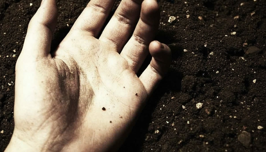 Ανατροπή-με-τον-θάνατο-ξενοδόχου-σε-μεγάλο-ελληνικό-νησί-–-Ποιος-τον-δολοφόνησε;