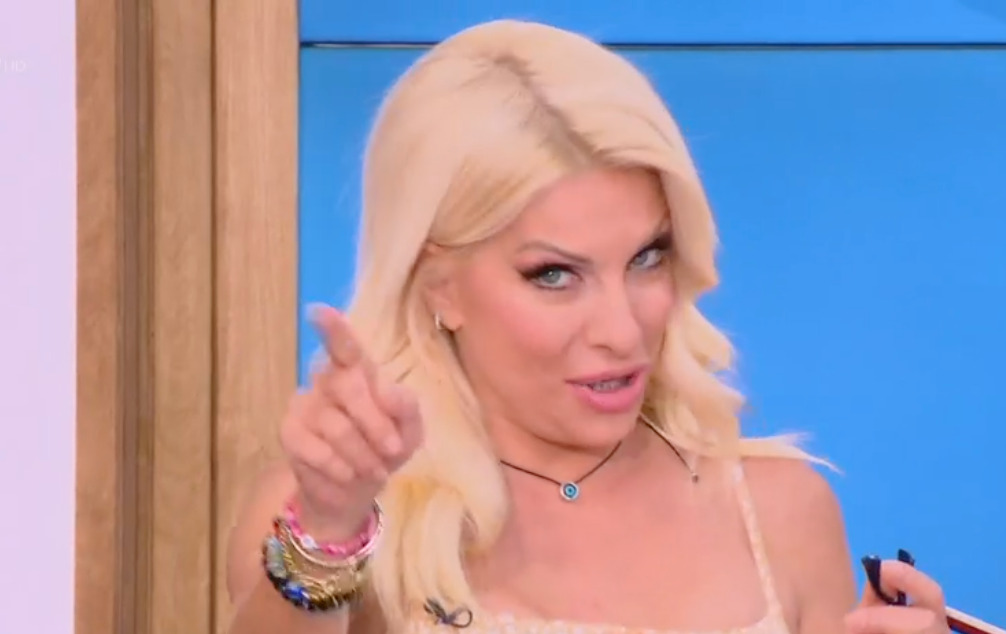 Ελένη Μενεγάκη: Ακόμα πιο πλούσια εκτός τηλεόρασης! – Περιμένουν στην ουρά για… Ελένη-Μενεγάκη:-Ακόμα-πιο-πλούσια-εκτός-τηλεόρασης!-–-Περιμένουν-στην-ουρά-για…