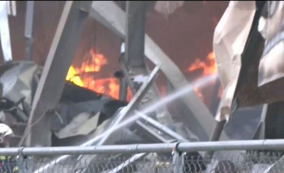 Τραγωδία στο εργοστάσιο «Βιολάντα»: Ανατριχιαστικό ντοκουμέντο με την έκρηξη να ακούγεται από 8χλμ μακριά Τραγωδία-στο-εργοστάσιο-«Βιολάντα»:-Ανατριχιαστικό-ντοκουμέντο-με-την-έκρηξη-να-ακούγεται-από-8χλμ-μακριά