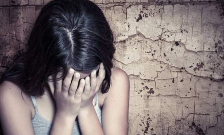 Βόλο: Φρίκη με μητέρα “τέρας” – Τι έβαζε το κοριτσάκι της να κάνει; Βόλο:-Φρίκη-με-μητέρα-“τέρας”-–-Τι-έβαζε-το-κοριτσάκι-της-να-κάνει;