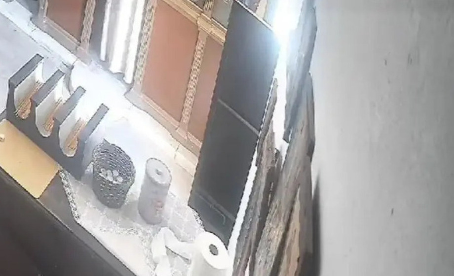 Ηράκλειο:-Αδιανόητο-περιστατικό-μέσα-σε-εκκλησία!-Μπήκε-μέσα-και-μπροστά-στις-εικόνες-και-τα-τάματα…(Βίντεο)