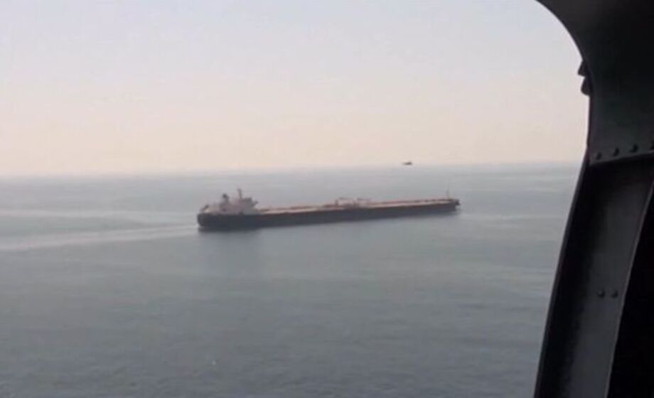Έκτακτο-–-Έπληξαν-ελληνόκτητο-πλοίο-στα-Στενά-του-Ορμούζ!-Σε-ποιον-εφοπλιστή-ανήκει;
