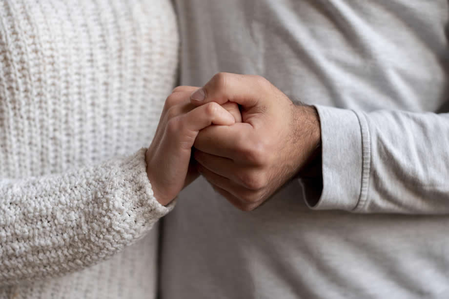 Βόλος:-Σοκαριστικό!-Για-να-σωθούν-από-τον-γιο-τους-έβαλαν-panic-button-–-Το-δράμα-πίσω-από-την-οικογένεια