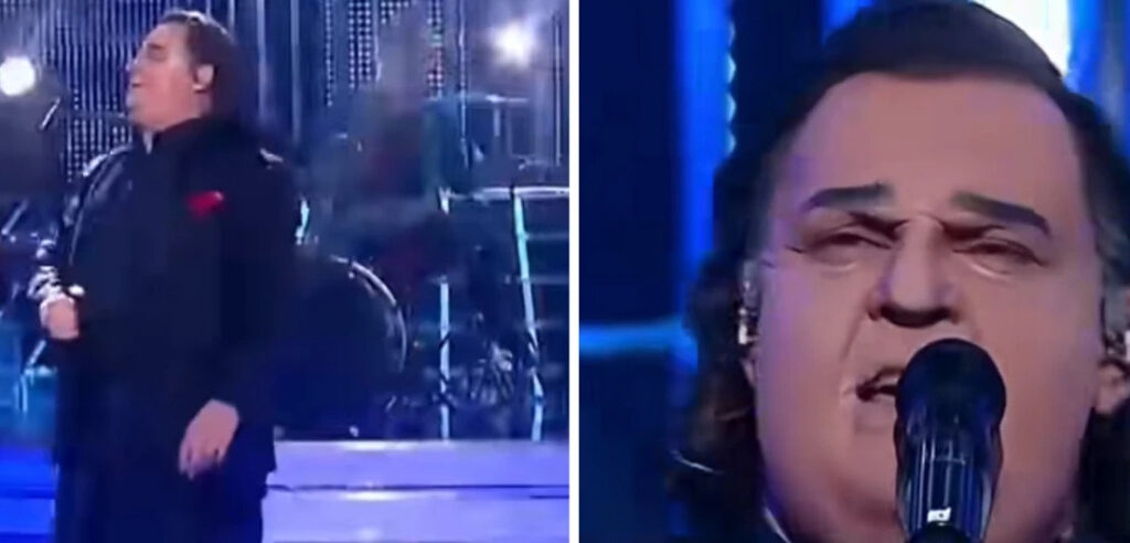 Ενσάρκωσε τον Βασίλη Καρρά και ήταν ίδιος! Τραγούδησε το “Φαινόμενο” και ξεσήκωσε το κοινό! (Βίντεο) Ενσάρκωσε-τον-Βασίλη-Καρρά-και-ήταν-ίδιος!-Τραγούδησε-το-“Φαινόμενο”-και-ξεσήκωσε-το-κοινό!-(Βίντεο)