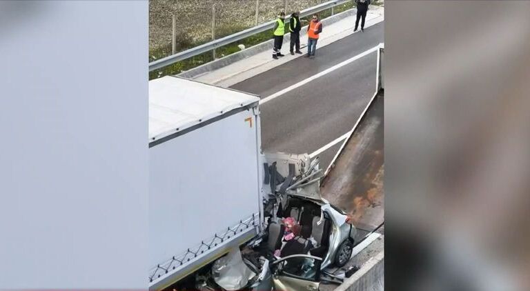 Διπλό τροχαίο στην Εγνατία οδό: Σπαρακτικές σκηνές έξω από το νοσοκομείο – Ο σύζυγος της… Διπλό-τροχαίο-στην-Εγνατία-οδό:-Σπαρακτικές-σκηνές-έξω-από-το-νοσοκομείο-–-Ο-σύζυγος-της…