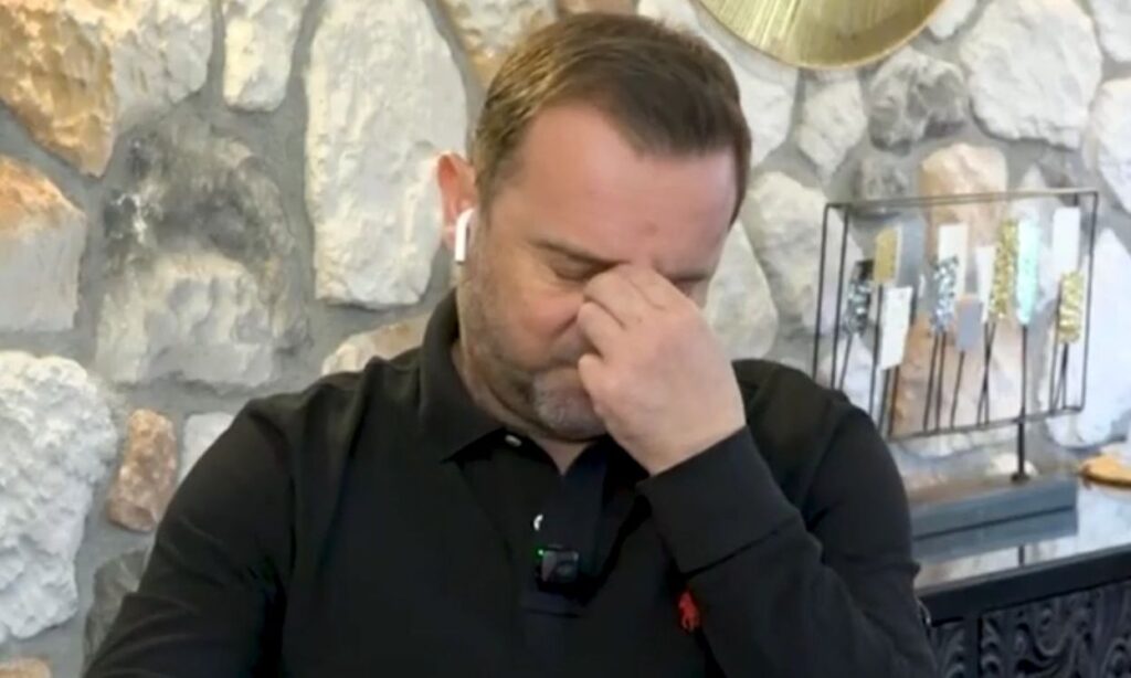 Δύσκολη στιγμή! “Κατέρρευσε” ο Πλακιάς για τα κορίτσια του! Στο τραπέζι μας… Δύσκολη-στιγμή!-“Κατέρρευσε”-ο-Πλακιάς-για-τα-κορίτσια-του!-Στο-τραπέζι-μας…