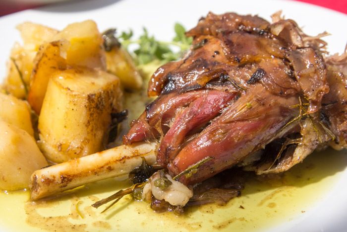 Αρνί-στο-φούρνο-–-Το-απλό-μυστικό-για-να-γίνει-«λουκούμι»!-Θα-σας-ρωτάνε-όλοι-πώς-το-φτιάξατε