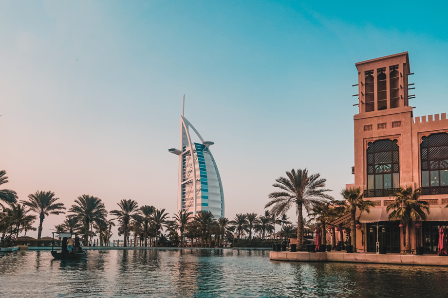 Ποιο-είναι-πλέον-το-«νέο-Ντουμπάι»-της-Ευρώπης;-Η-πόλη-που-προσελκύει-τους-κροίσους,-μετά-την-κρίση-στη-Μ.-Ανατολή