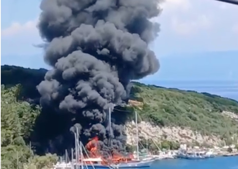 Έκτακτο – Ελλάδα: Συναγερμός σε λιμάνι! Φωτιά σε τουριστικά σκάφη – Πυκνοί μαύροι καπνοί… Έκτακτο-–-Ελλάδα:-Συναγερμός-σε-λιμάνι!-Φωτιά-σε-τουριστικά-σκάφη-–-Πυκνοί-μαύροι-καπνοί…