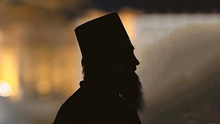 Σοκ! Ιερέας έπιασε στα «πράσα» ζευγάρι να κάνει σ@@ μέσα σε παρεκκλήσι – Στη συνέχεια όμως… Σοκ!-Ιερέας-έπιασε-στα-«πράσα»-ζευγάρι-να-κάνει-σ@@-μέσα-σε-παρεκκλήσι-–-Στη-συνέχεια-όμως…