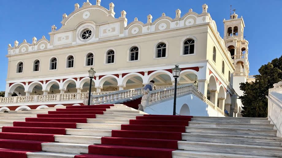 Τι-σημαίνει-η-ευχή-που-λέμε-τον-Δεκαπενταύγουστο;-–-Είναι-σωστή-ή-λάθος;