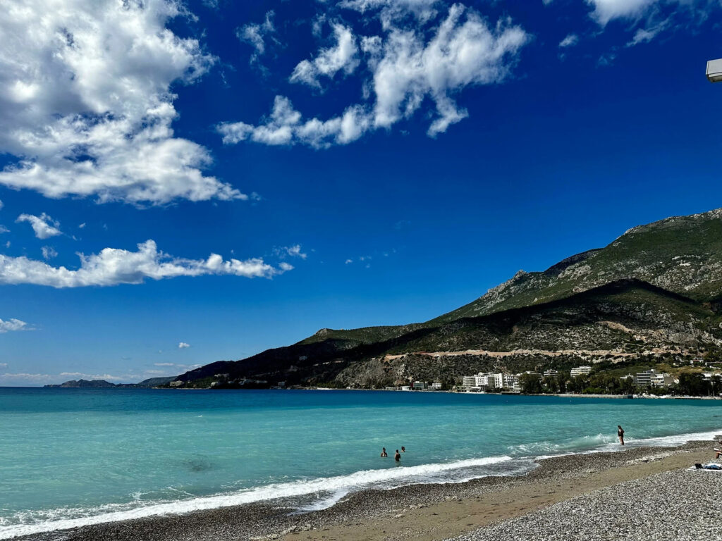 Δραματικές στιγμές σε ελληνική παραλία με ομπρέλες – Οι λουόμενοι σε πανικό – Τραυματίστηκαν παιδιά Δραματικές-στιγμές-σε-ελληνική-παραλία-με-ομπρέλες-–-Οι-λουόμενοι-σε-πανικό-–-Τραυματίστηκαν-παιδιά